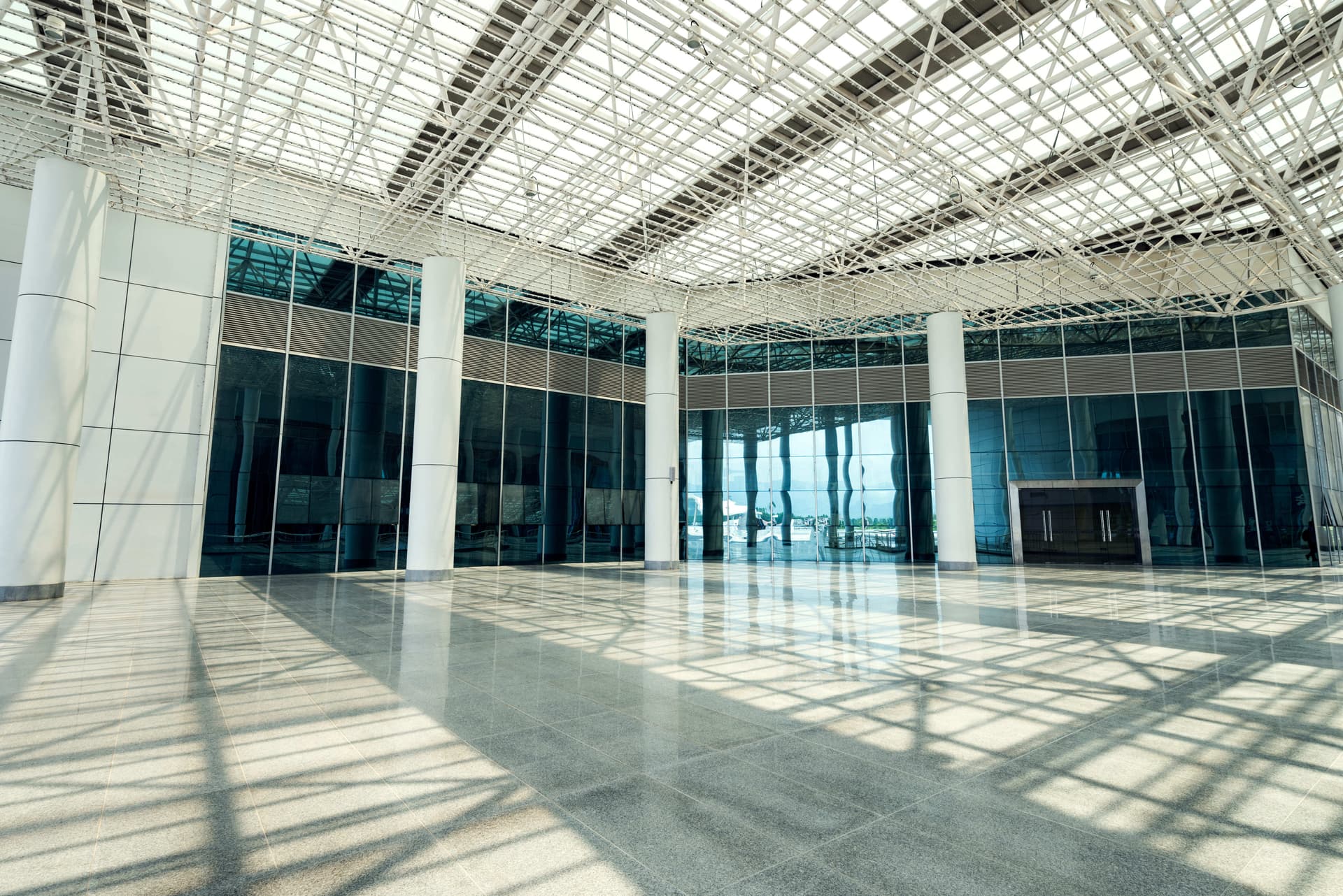 دليل معارض للايجار بالرياض: كيف تختار مساحة مشروعك الناجح؟