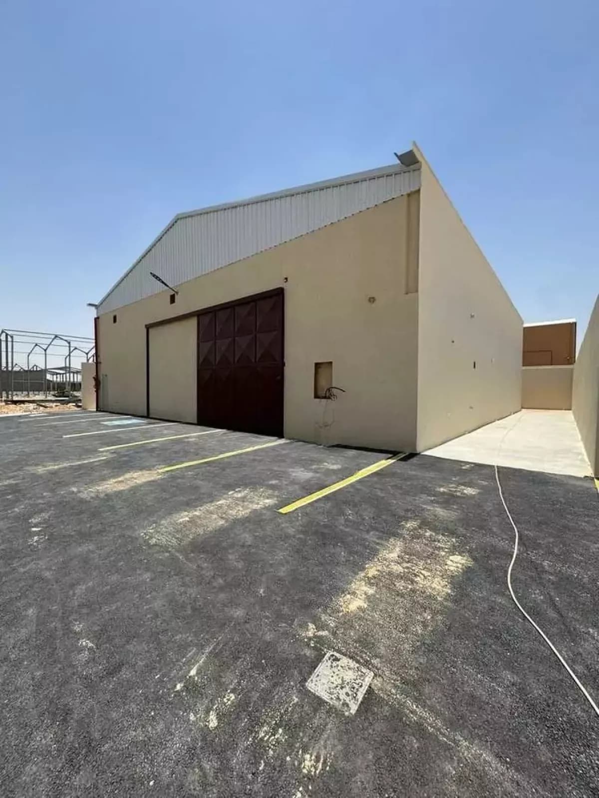 Repair shop For Rent - Image 1