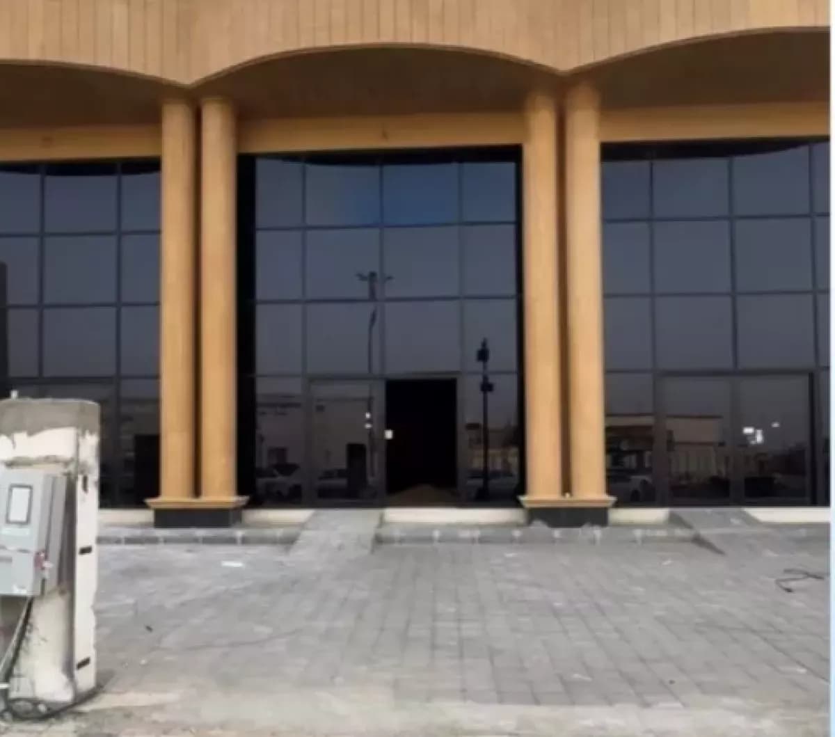 Showroom For Rent-0