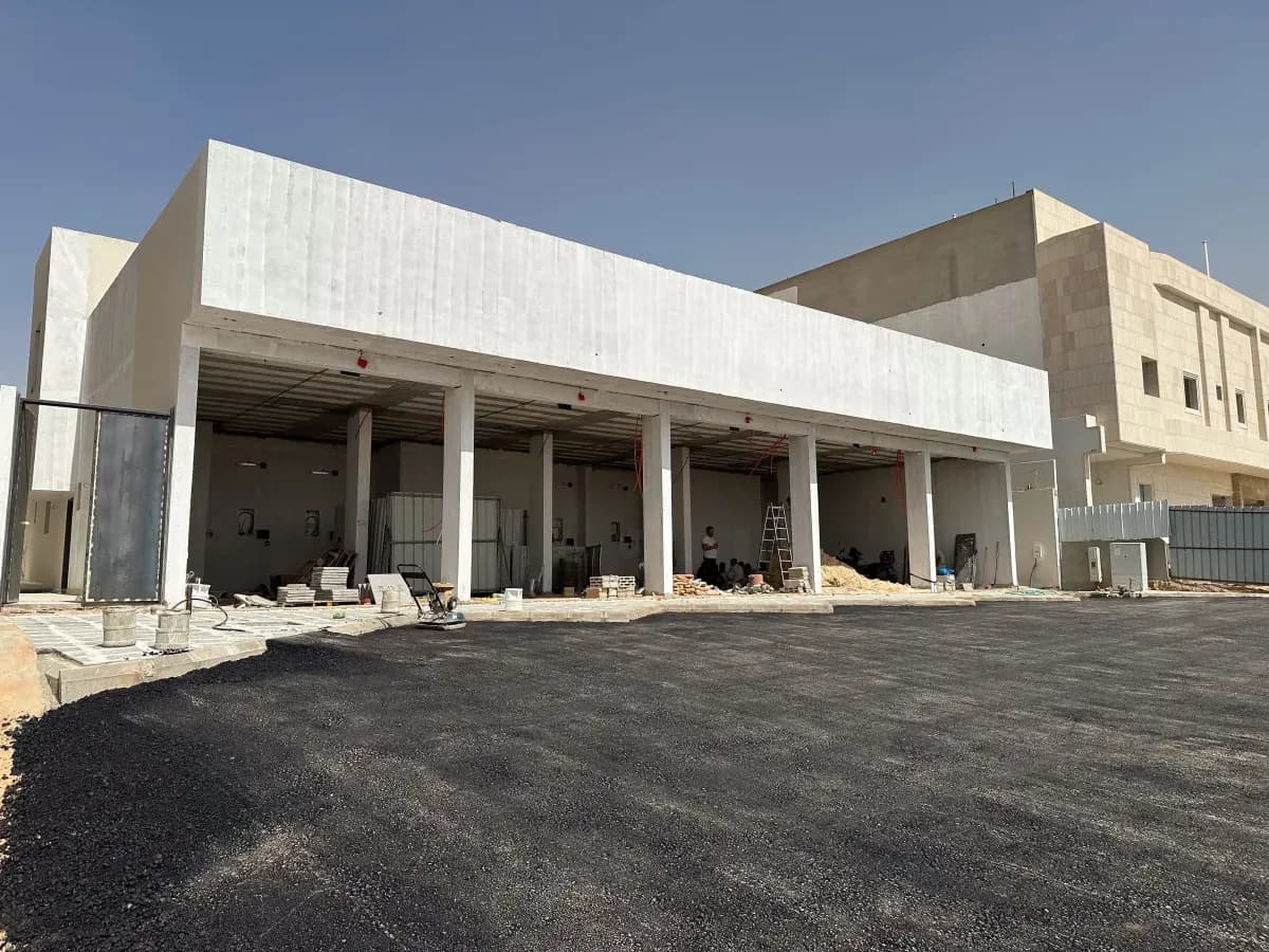 Showroom For Rent-0