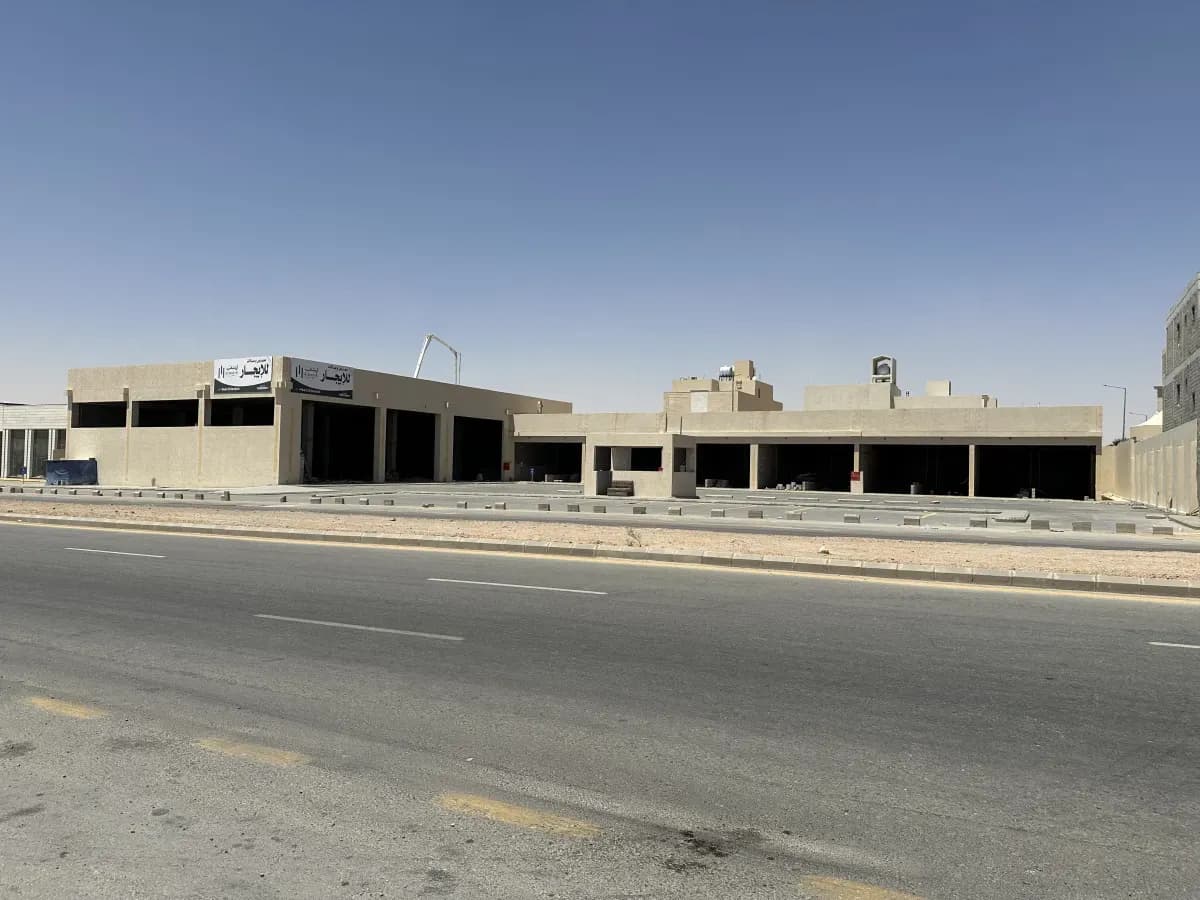 Showroom For Rent-0