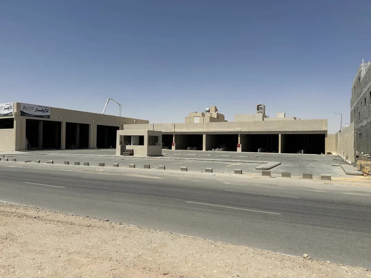 Showroom For Rent-1