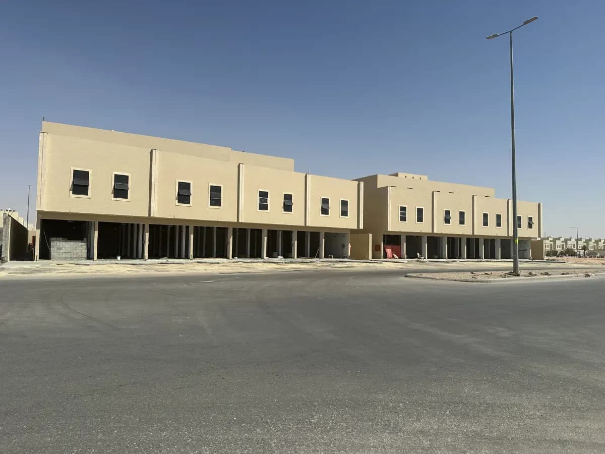 Showroom For Rent - Image 1
