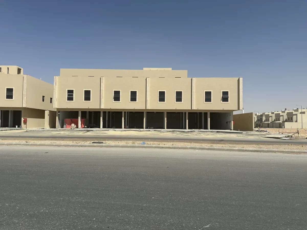 Showroom For Rent-1